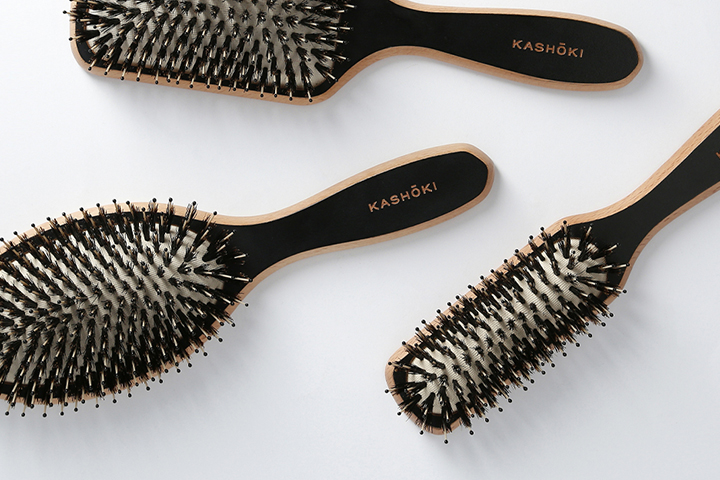 Jak czyścić szczotkę z włosiem dzika? #ToolsForBeauty - Blog | Trena.pl