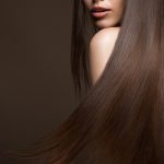 Jak zamknąć łuski włosa? Poznaj praktyczne wskazówki