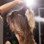 Spray unoszący włosy u nasady – ranking top 6