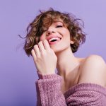 Messy hair – jak zrobić artystyczny nieład na głowie?