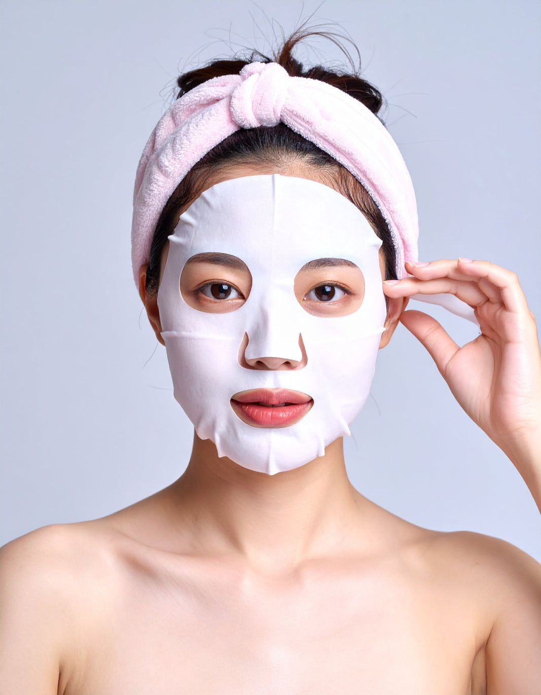 kobieta z koreańską maseczką