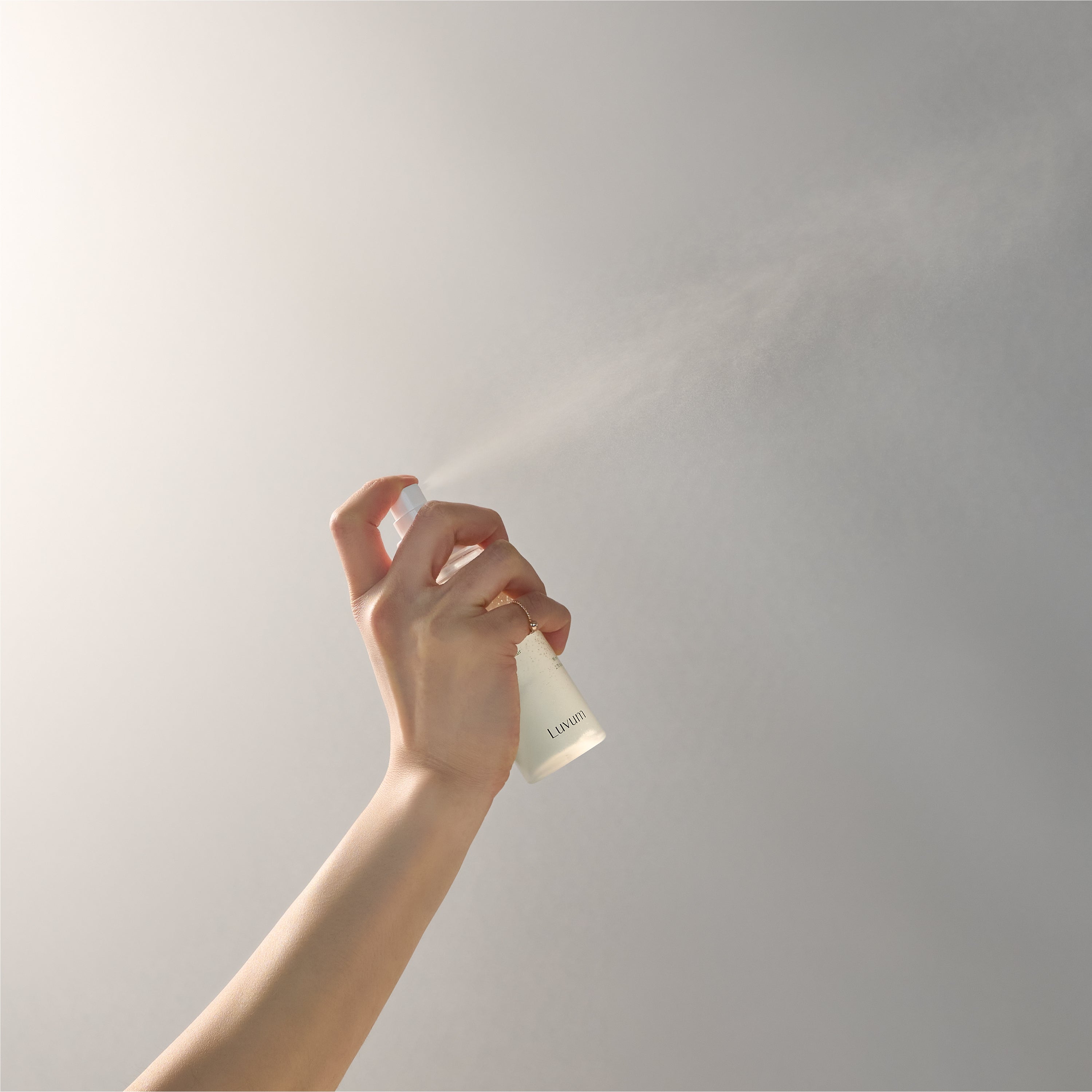 LUVUM SÉRUM GEL RÉPARATEUR APAISANT À LA CICA Sérum gel léger en brume à l'extrait de centella asiatica 80 ml #4