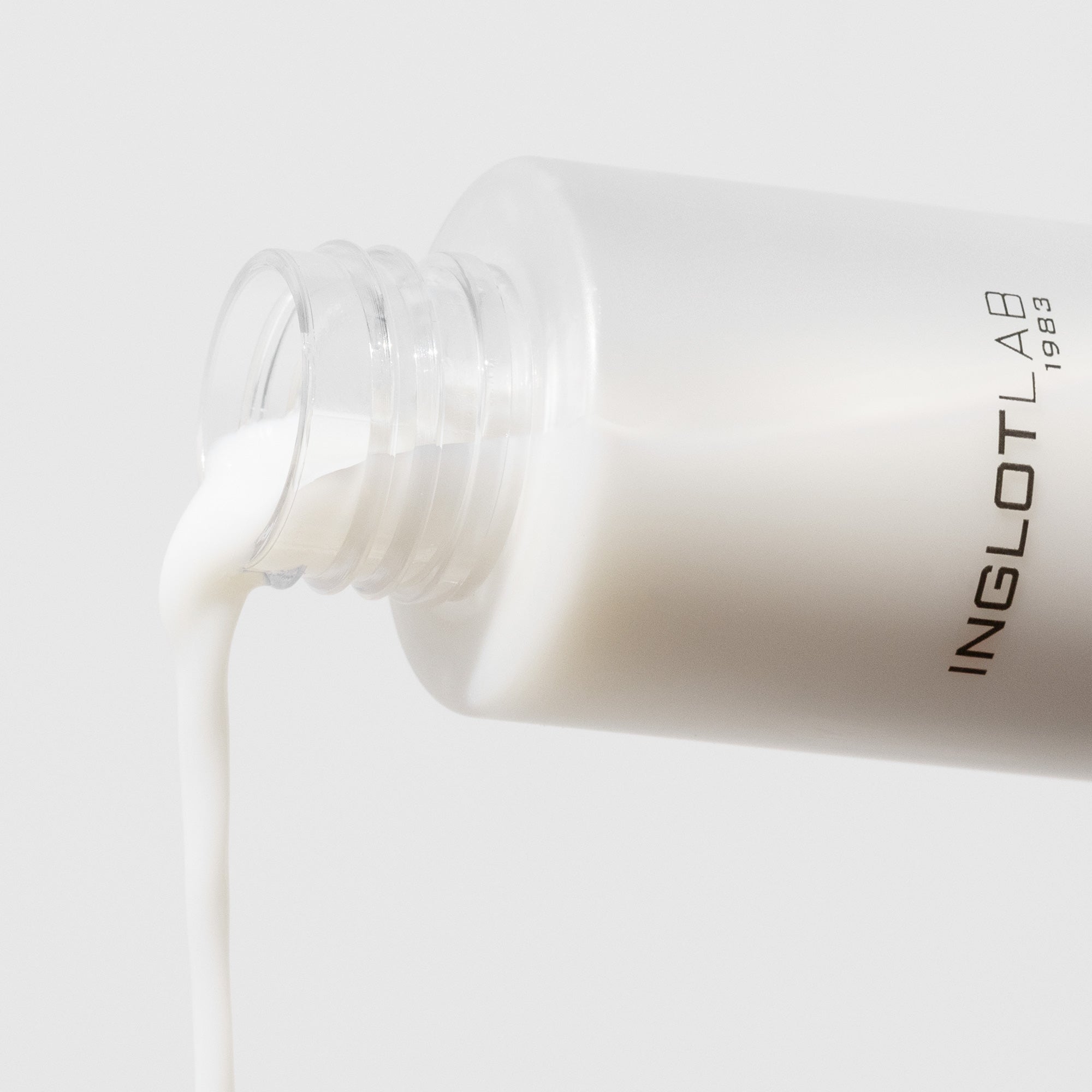 INGLOT LAB MILKY TONING Mleczna, tonizująca mgiełka do twarzy 100 ml #2