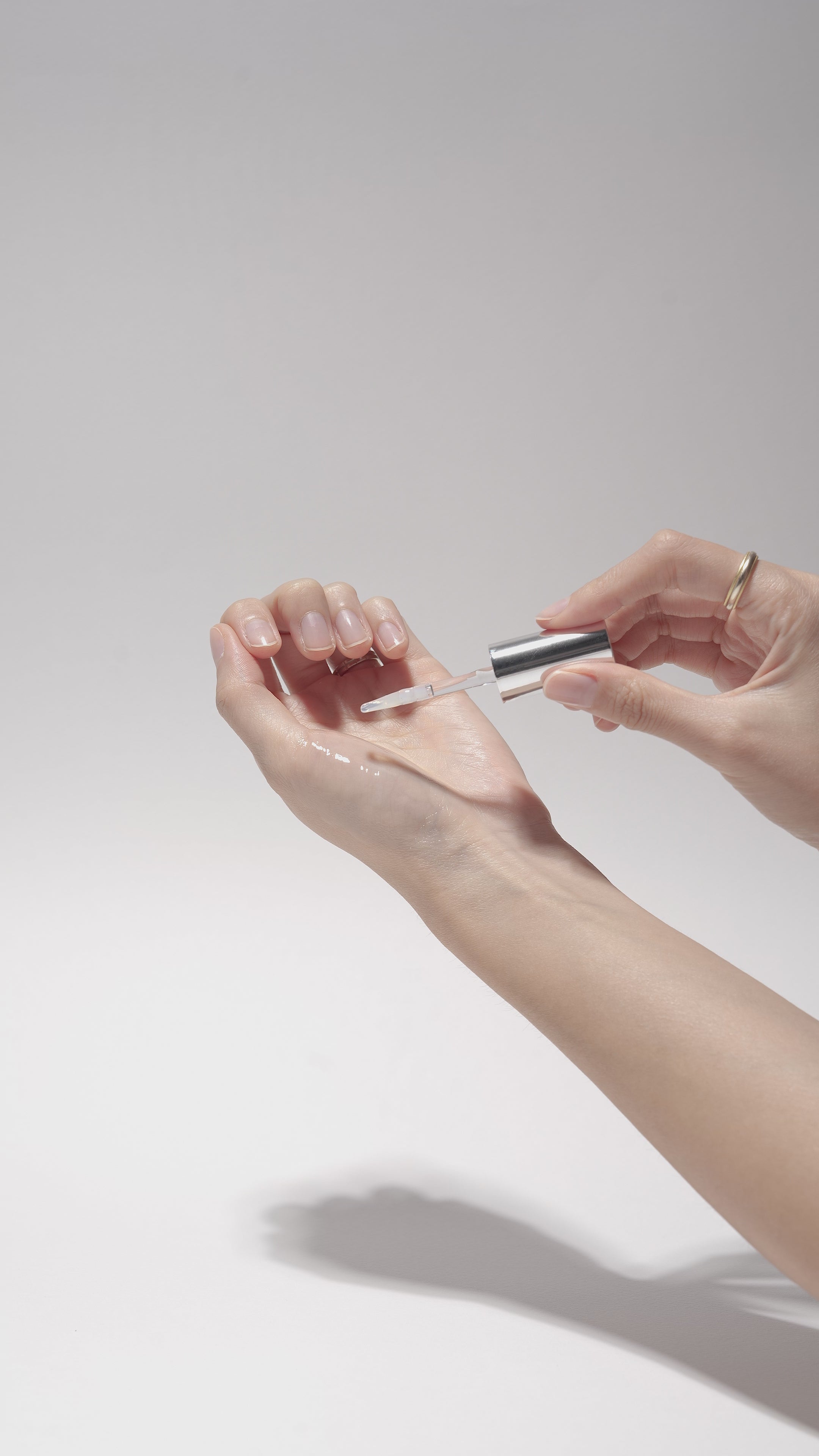 DR.MELAXIN BP SPICULE PLUMPING LIP SHOT MAXI Nawilżający błyszczyk z efektem powiększenia ust 4 ml #6